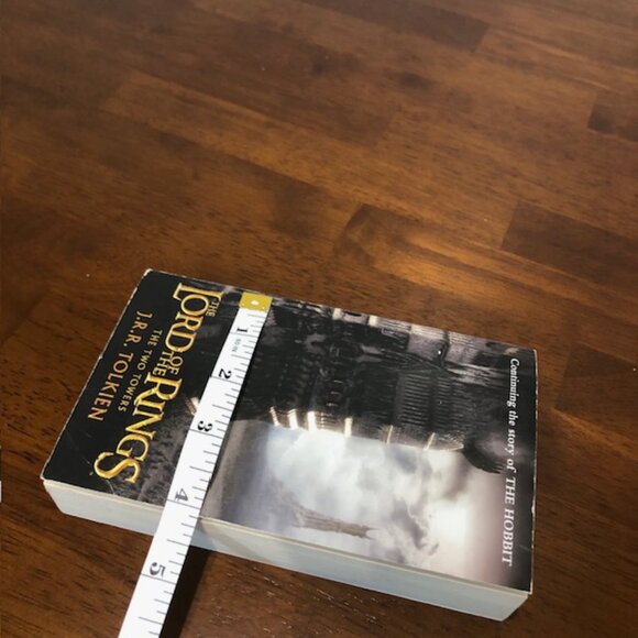 The Lord Of The Rings The Two Towers Paperback Pre-owned Book - Picture 7 of 10